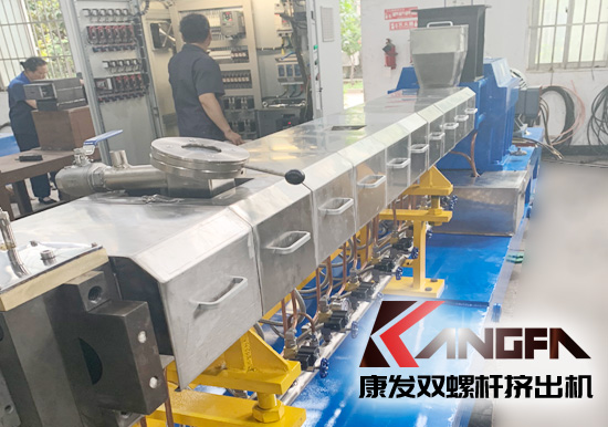 橡塑機(jī)械、橡塑原材料及化工助劑、輔助加工設(shè)備等行業(yè)盛會。2019深圳國際橡塑工業(yè)展（9月23-25日）。國內(nèi)外雙螺桿擠出機(jī)、橡塑行業(yè)上下游企業(yè)拓展市場的絕佳選擇！