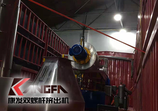 康發(fā)雙螺桿擠出造粒機(jī) 20余年注重品質(zhì) 細(xì)節(jié)始終如一 專業(yè)的機(jī)械設(shè)計(jì)制造企業(yè)?？蛋l(fā)<strong>雙螺桿擠出機(jī)</strong>設(shè)備傾心專注于塑料，橡膠，化工等領(lǐng)域設(shè)備的自主研發(fā)和生產(chǎn)。