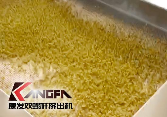 提升形象、完善產(chǎn)品及服務(wù)質(zhì)量。康發(fā)雙螺桿擠出機(jī)新疆烏魯木齊某客戶服務(wù)回訪！