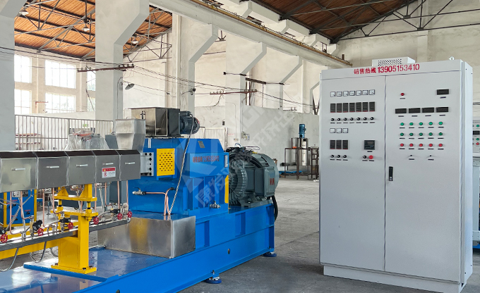 雙螺桿源頭生產(chǎn)廠家  多年專注雙螺桿擠出機(jī)、水下切粒系統(tǒng)、連續(xù)密煉擠出機(jī)生產(chǎn)制作