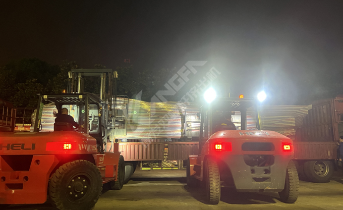 石科院廢塑料梯級減容高效液化脫氯(RDC)單元反應(yīng)器通過出廠驗(yàn)收 從南京康發(fā)雙螺桿擠出機(jī)工廠起運(yùn)