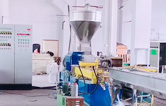 熔噴料雙螺桿擠出造粒機(jī)組設(shè)備視頻，日產(chǎn)量可達(dá)800萬只口罩用原料，熔脂可達(dá)1400-1600
