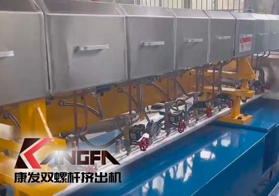 康發(fā)雙螺桿擠出機(jī)生產(chǎn)車間戰(zhàn)酷暑,保生產(chǎn)視頻剪輯。新的一月,新的一天,努力工作,努力生活!加油康發(fā)人!
